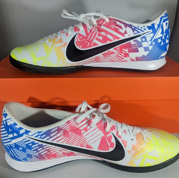 nike at7898 104